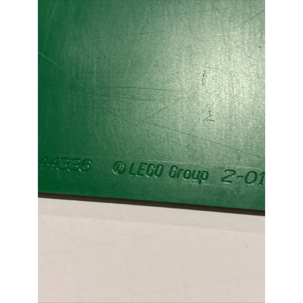 Lego Baseplate Road 32 x 32 9-Stud Straight with Runway Pattern (606p33)‎